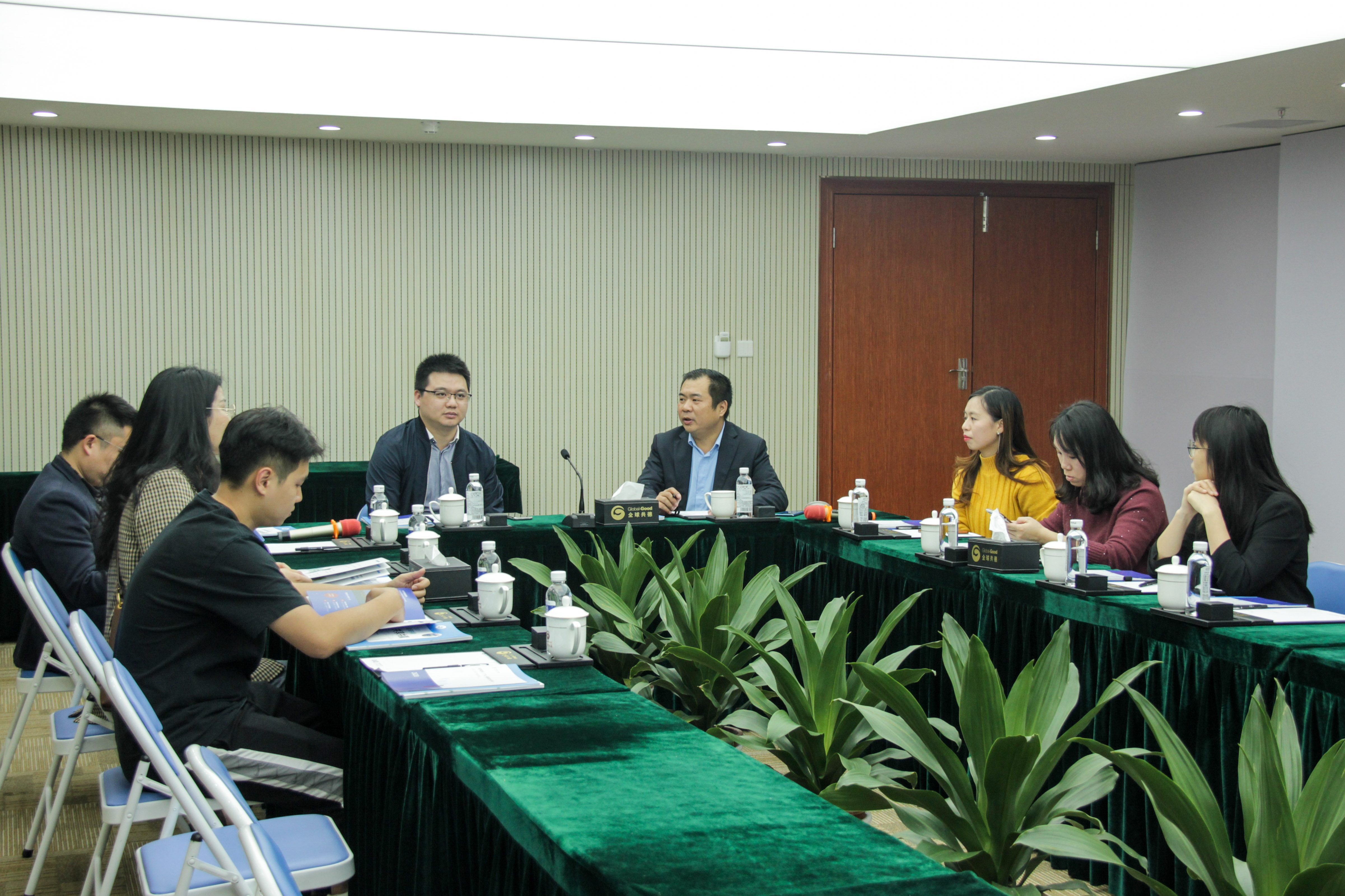 共促南海泛家居产业融合发展，广东省建科建筑设计院产业发展研究所刘杨所长一行莅临全球共德参观考察