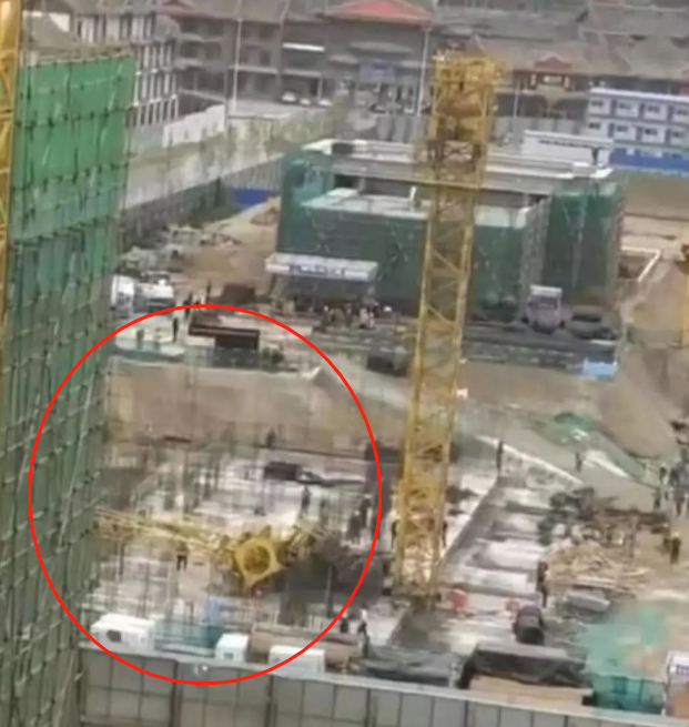 9月12日保定易县一在建工地塔吊折断，谁说塔吊可视化监控无用？！