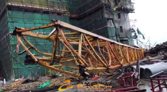 韶关乐昌一工地塔吊吊臂断裂掉落，塔吊可视化监控系统究竟多重要